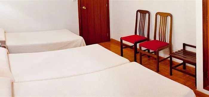 爱妮岛酒店 酒店 *